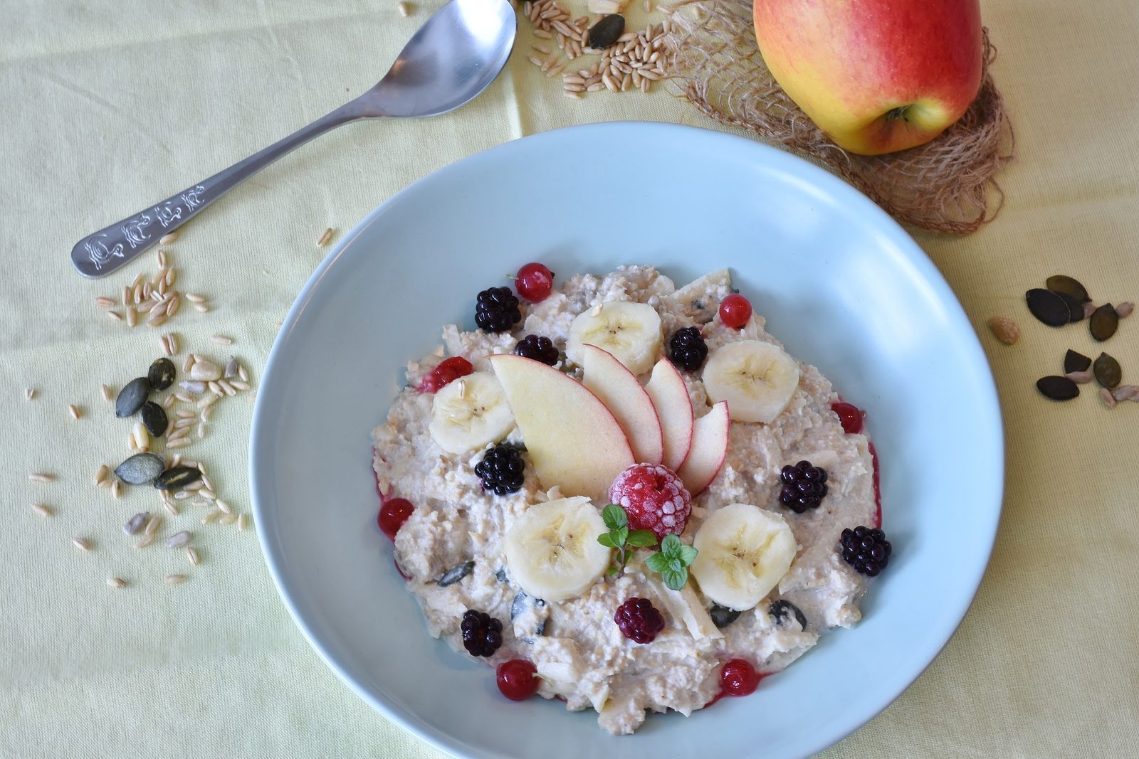 Overnight Oats (serves 4) by Tania Logan, Dietitian and Diabetes Educator
